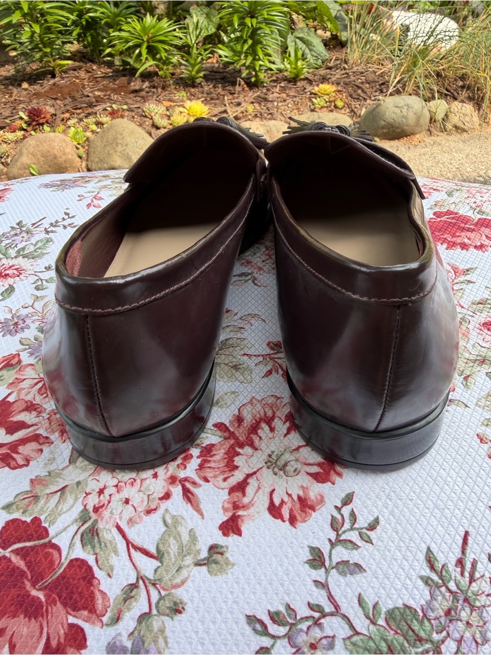 Via Spiga Women's Burgundy Tassel Loafers size 8.5 - Picture 2 of 5